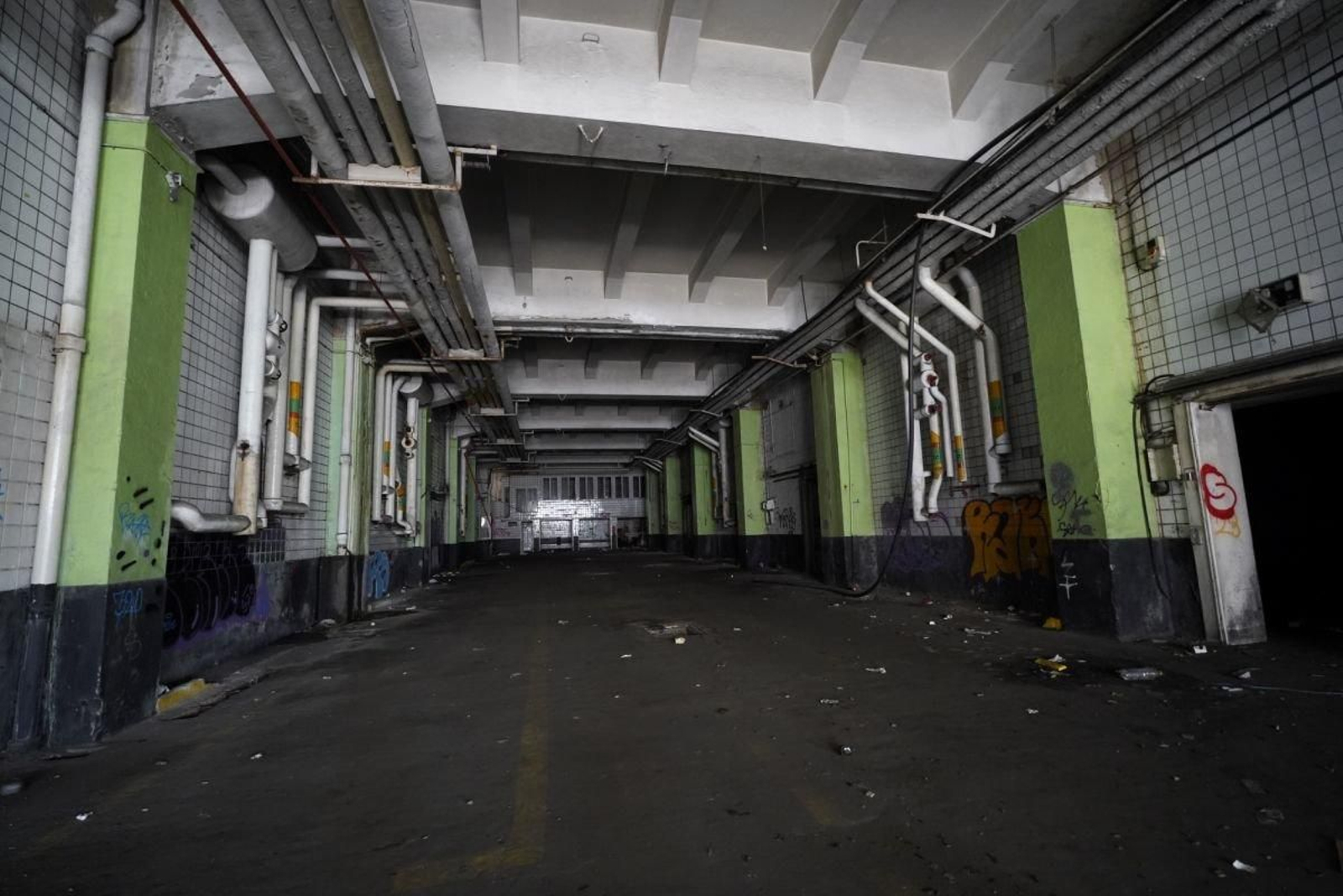 Interior de la nave, en Jacinto Benavente.