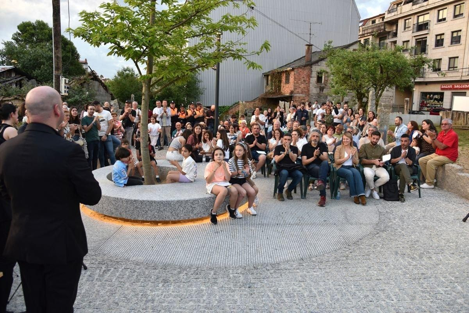 Acto de inauguración del Camiño do Rollo, en Salceda de Caselas, después de su tranformación.