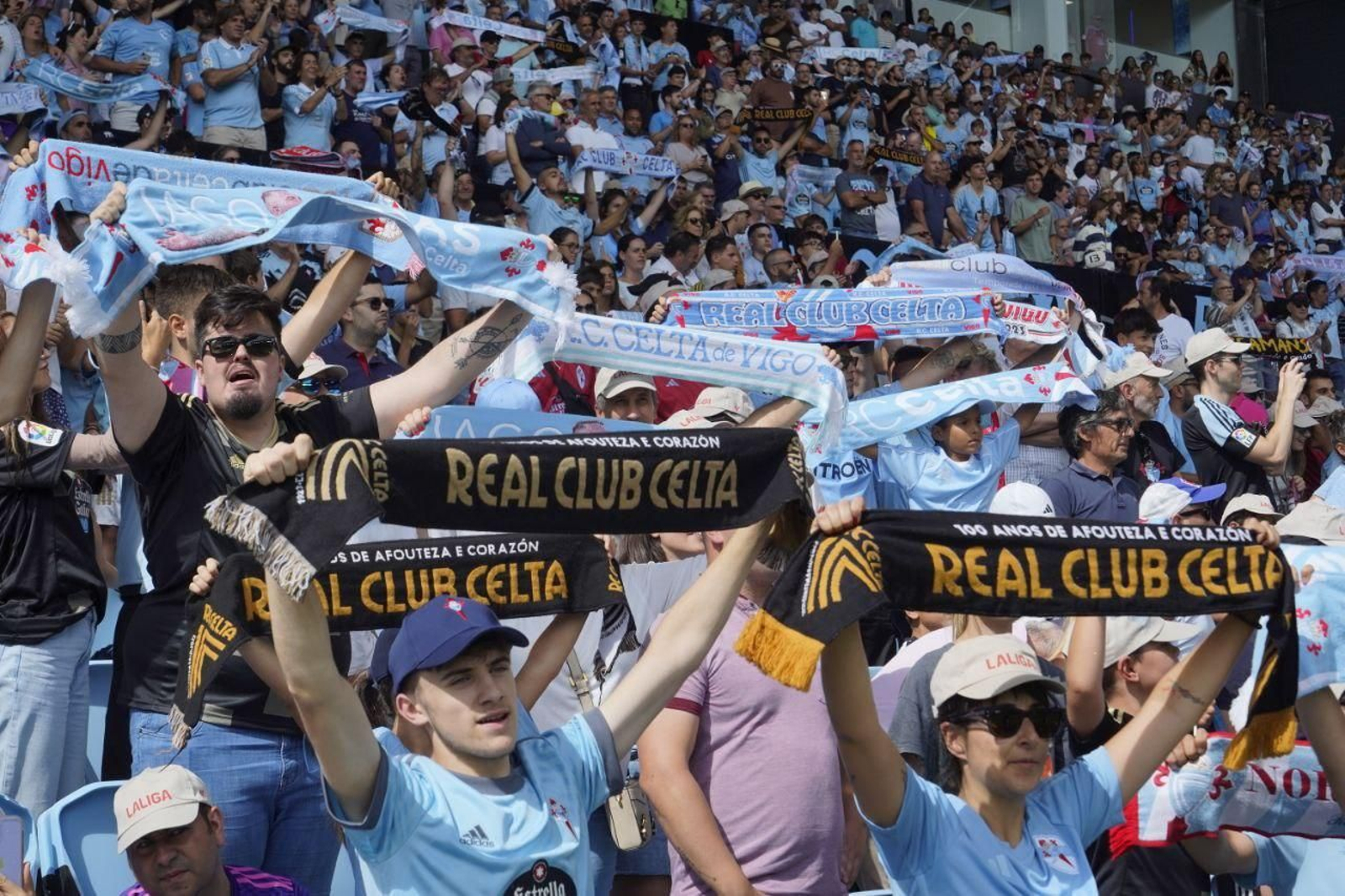 Aficionados del Celta en el estadio de Balaídos.
