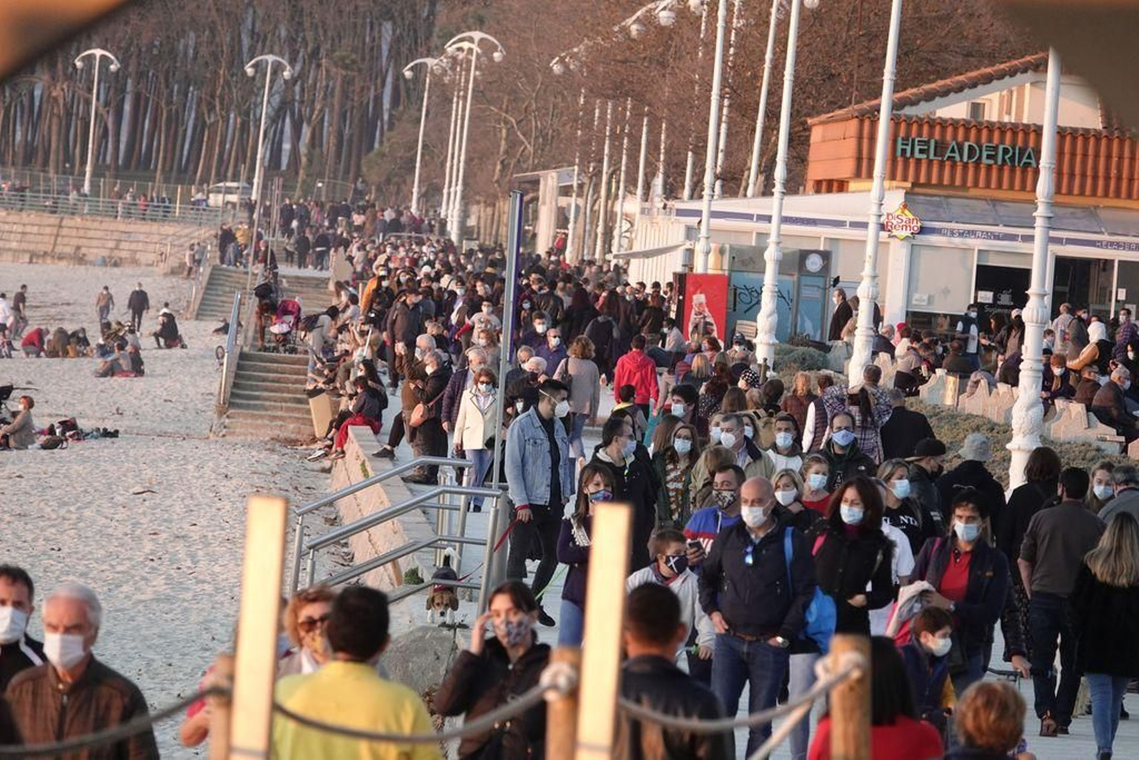 La playa más popular volvió a registrar  máxima afluencia durante el día de ayer.