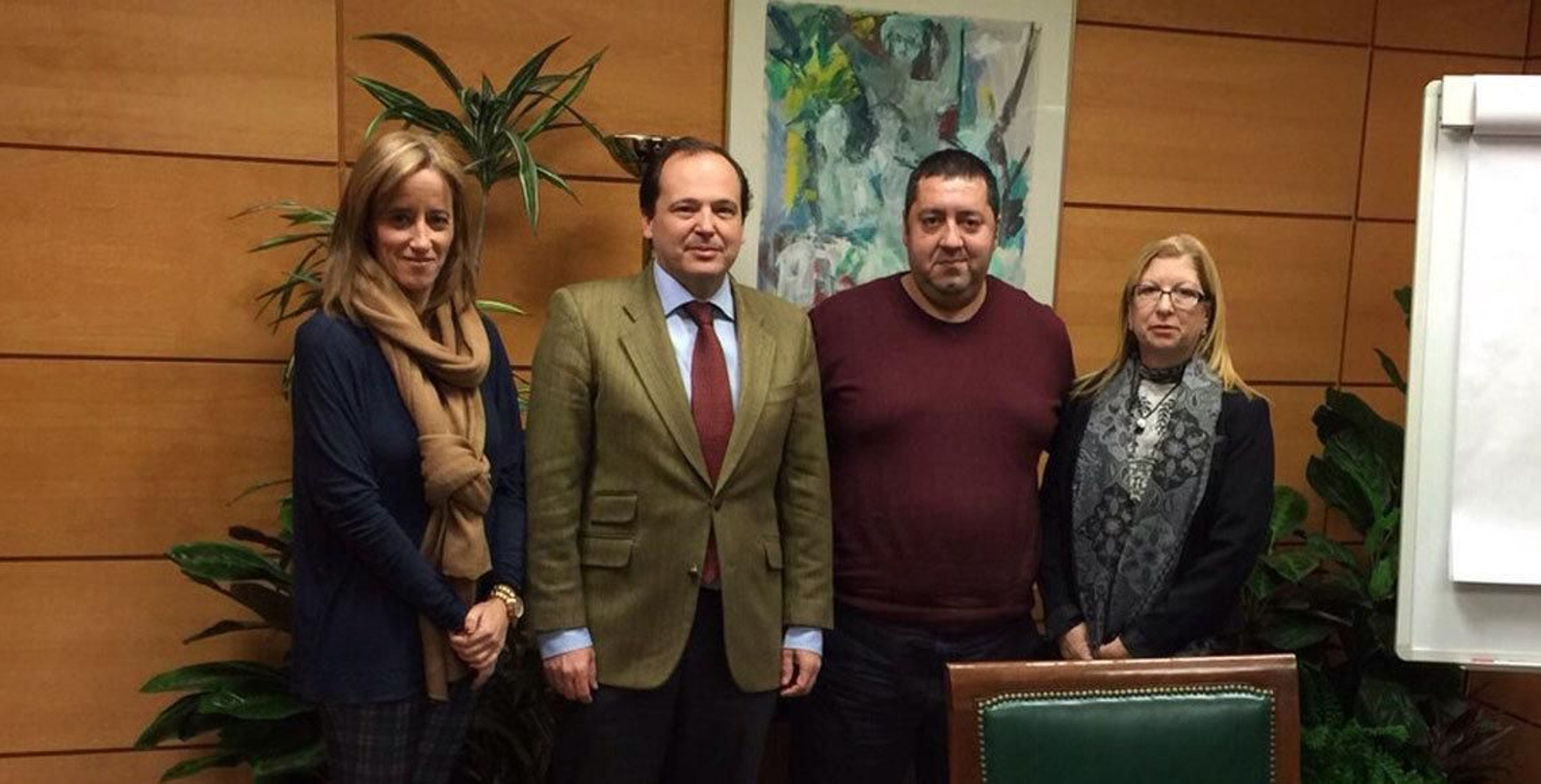 Eva Foncubierta, presidenta de FEAER, Rufino de la Rosa, director general de Tributos de la A. Tributaria, Mario Alonso, vicepresidente de FEAER y Pilar Burgo, representante de FEAER en Asturias.