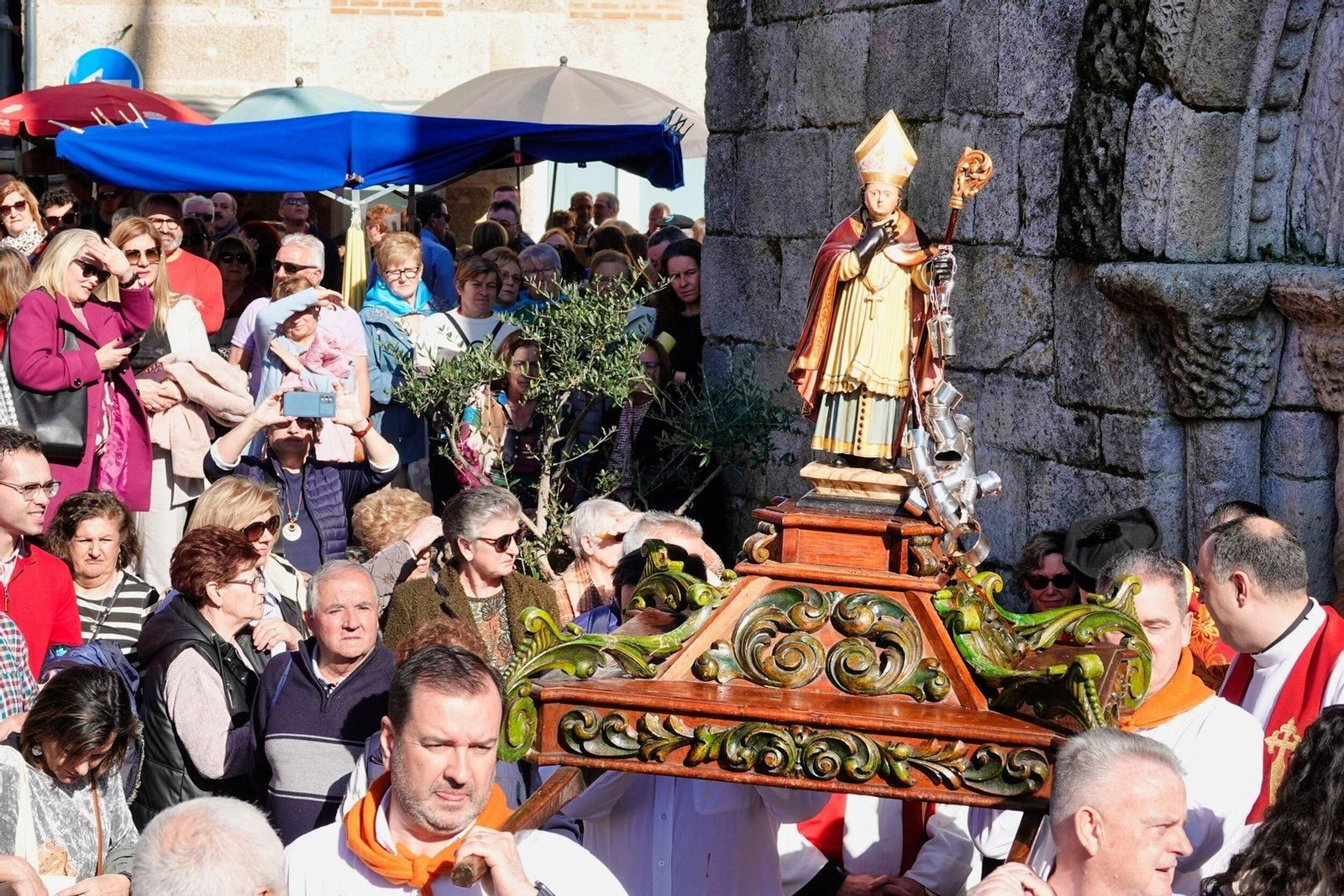Ambiente en la misa y procesión de San Blas.