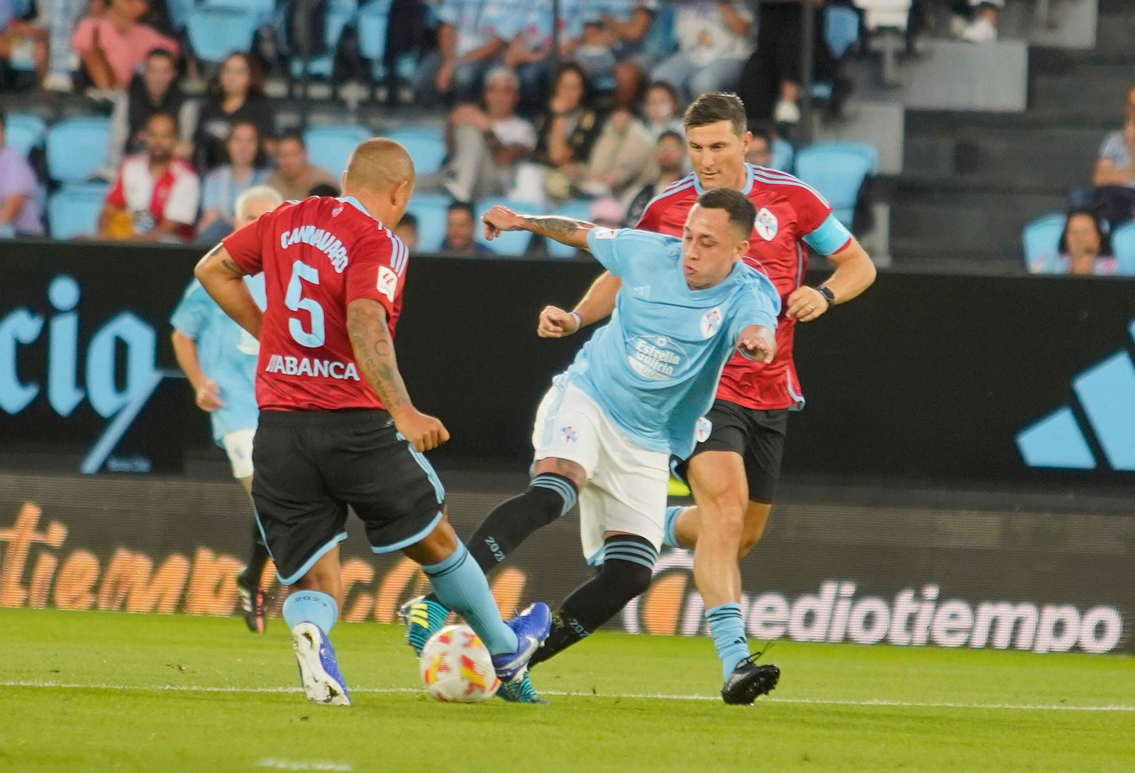 Orellana canea a Cannavaro.