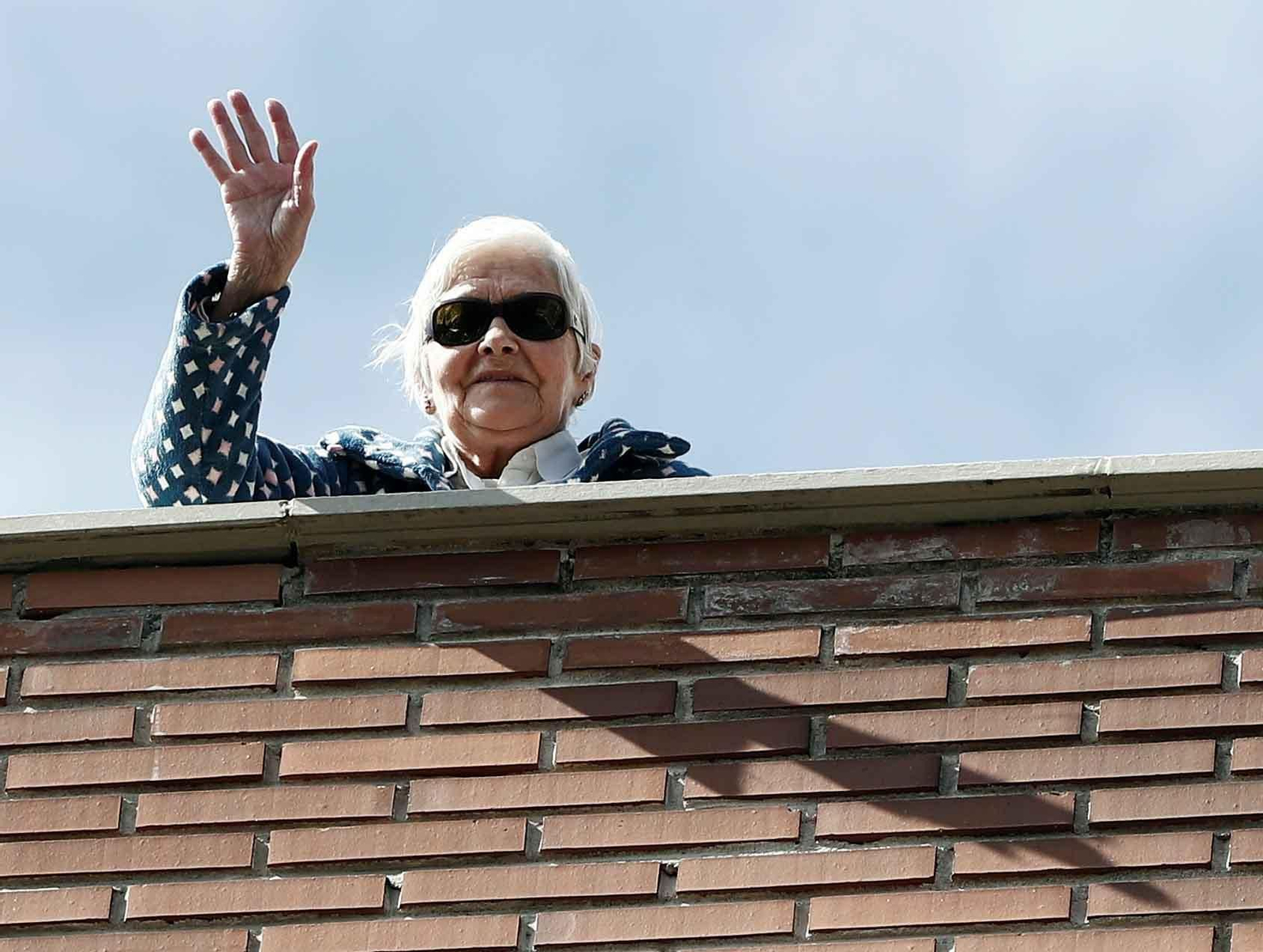 El confinamiento obligatorio a causa del coronavirus es una situación complicada, pero aún lo es más para colectivos con determinadas limitaciones, como el de las personas con discapacidad visual.  EFE/ Jesús Diges