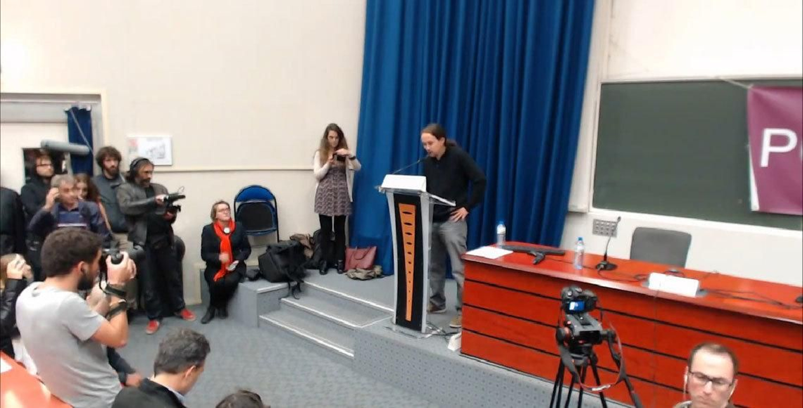 El secretario general de Podemos, Pablo Iglesias, durante su intervención en París.