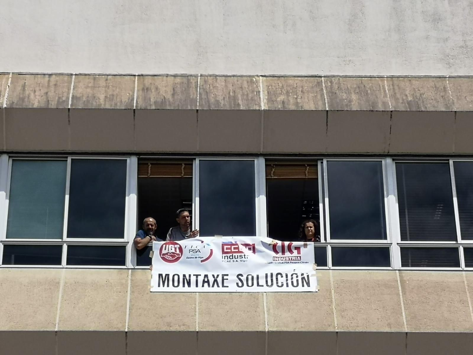 Delegados de UGT, CCOO y CIG en PSA se cierran en sus oficinas de Balaídos