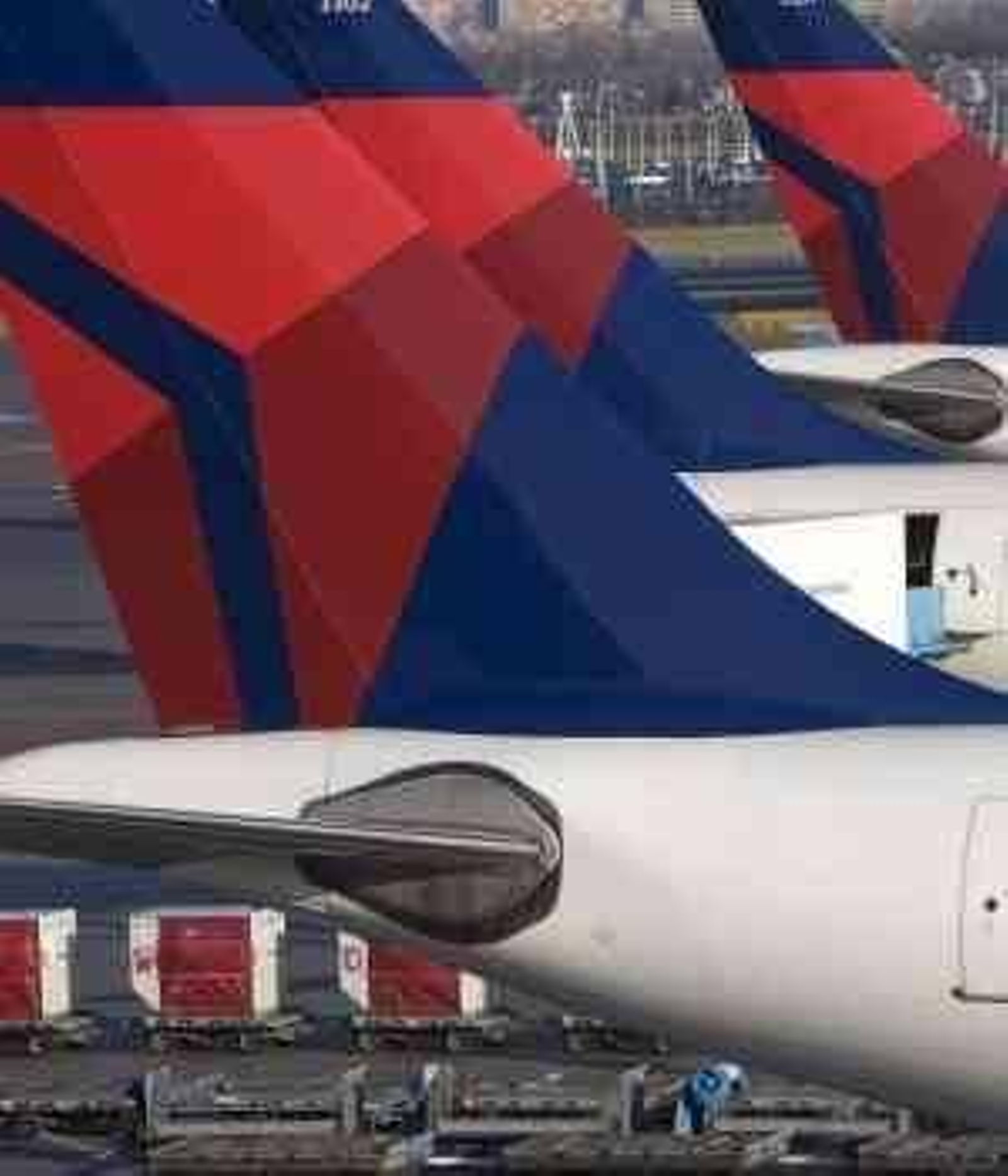 Varios aviones antes de despegar.