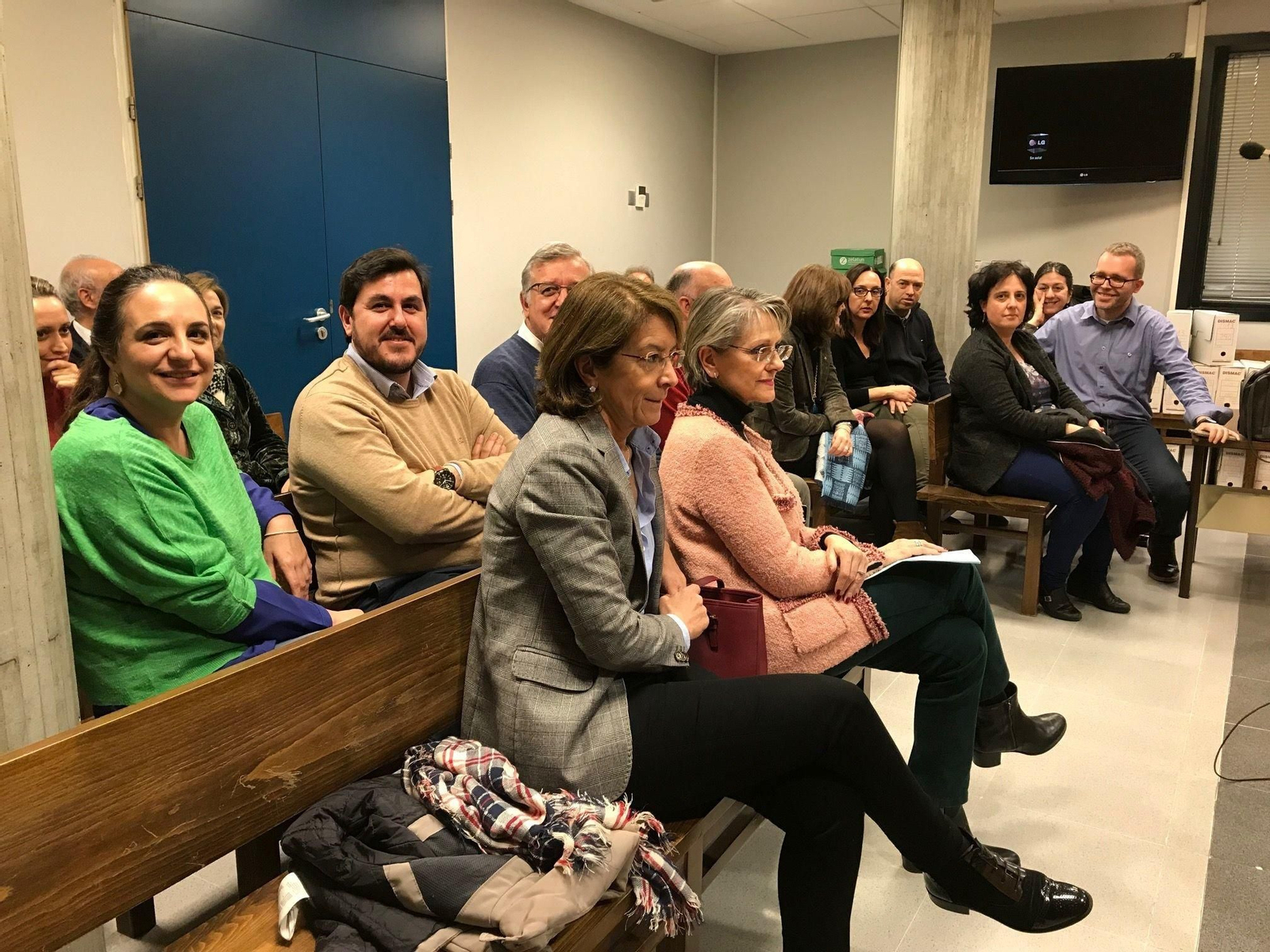 Letrados de la Administración de Justicia de Vigo, ayer en asamblea.