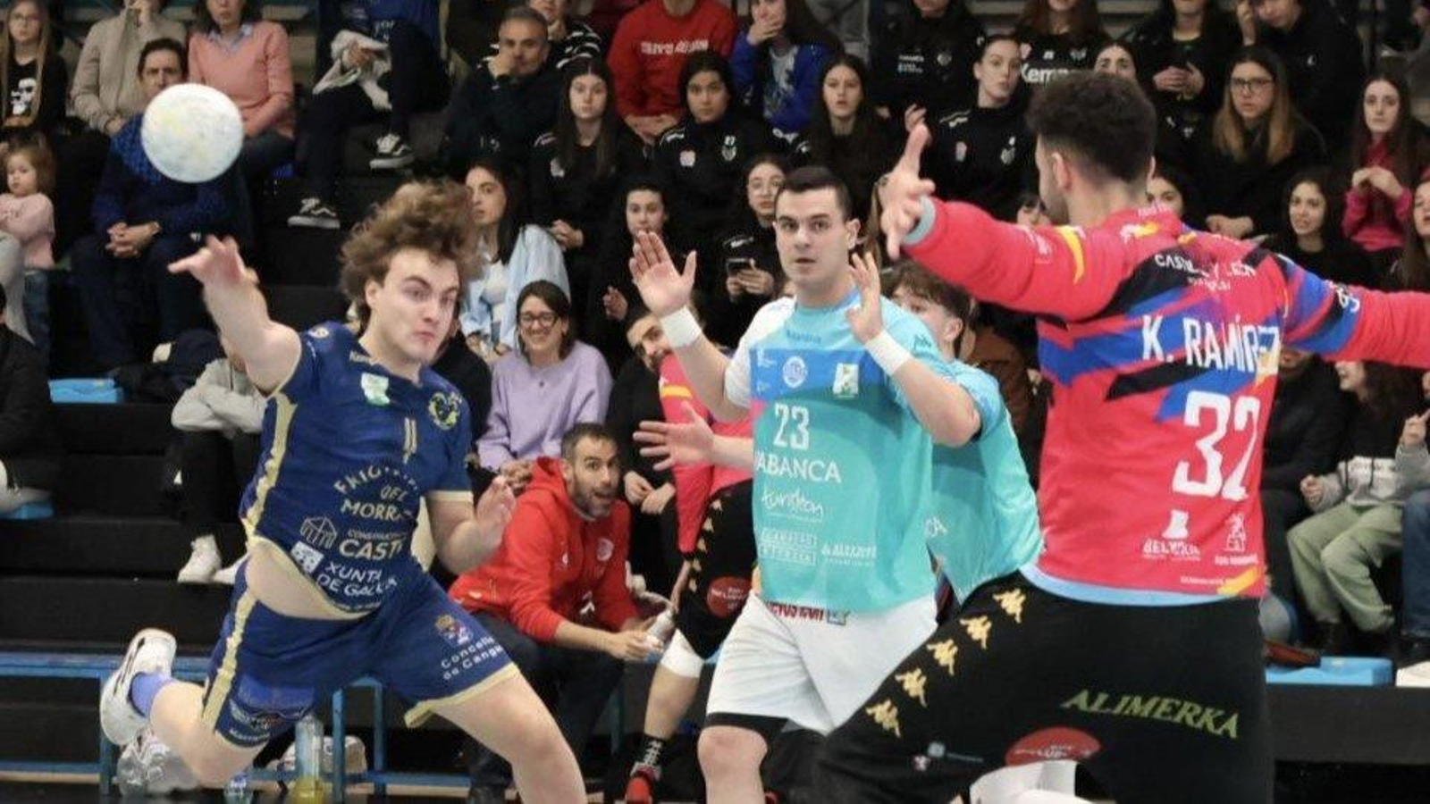 El Cangas volvió a derrotar al Ademar León dos semanas después.