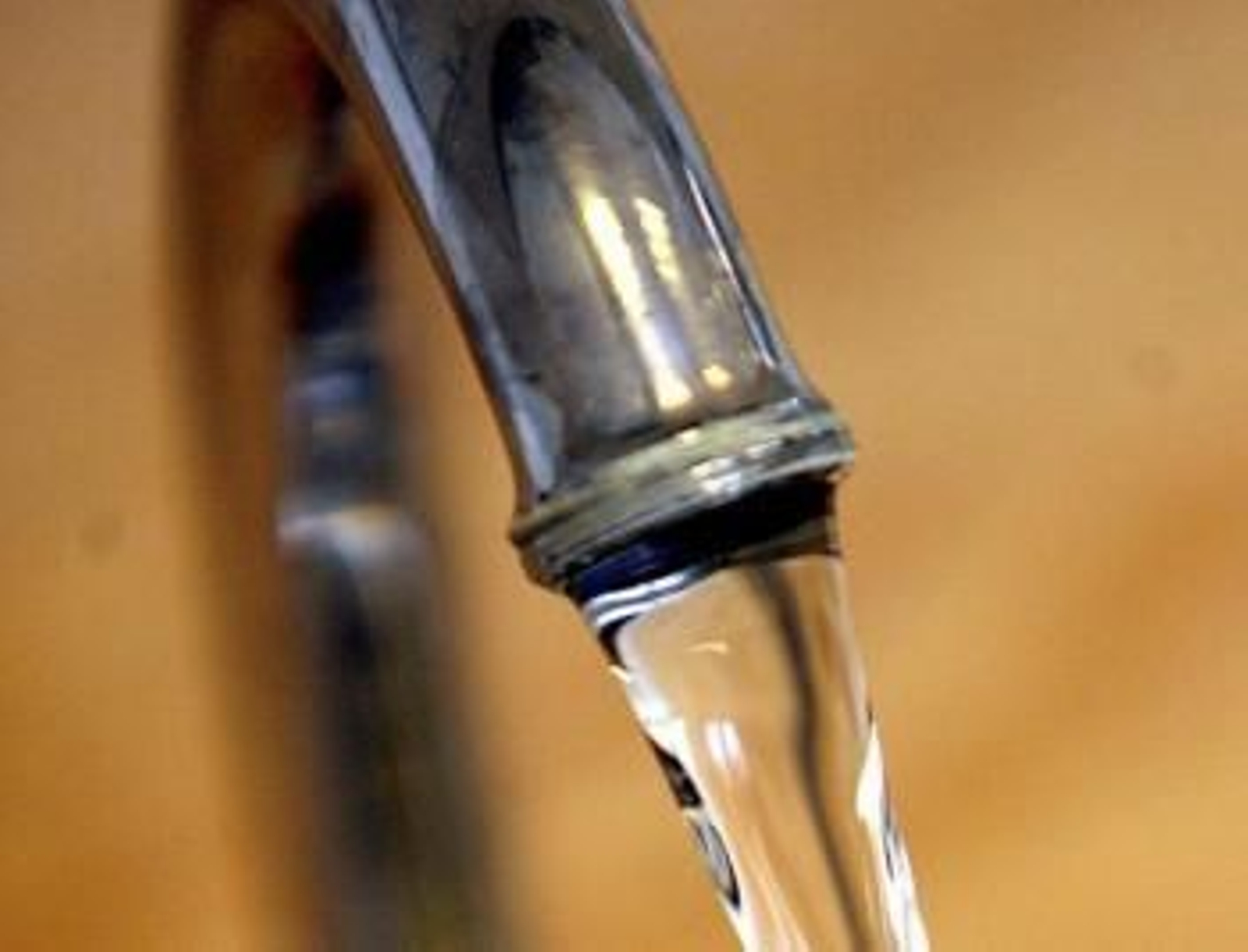 Bruselas plantea subir el IVA para el agua, la energía y la vivienda