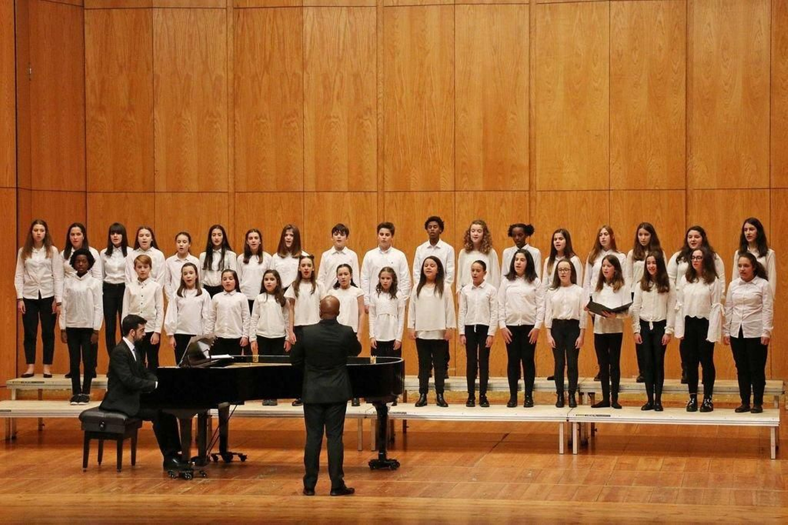 Los chicos del coro triunfan en Vigo con su magia Disney