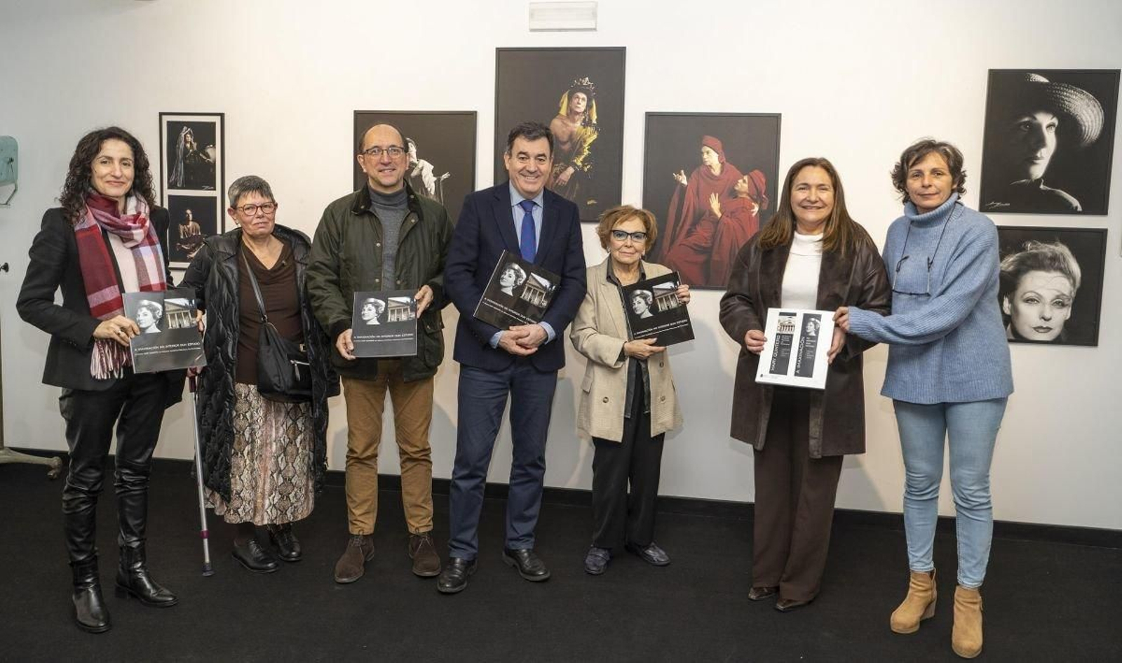 Mary Quintero, junto al conselleiro Rodrigo Román; Anxo Lorenzo, Ana Ortiz y Marta Lucio.