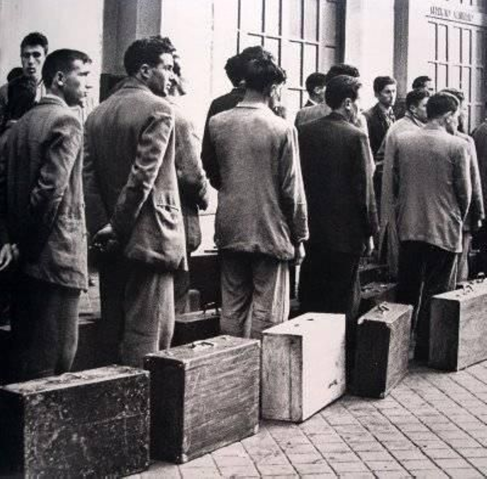 Archivo. Foto de la vieja emigración española en la década de los 60