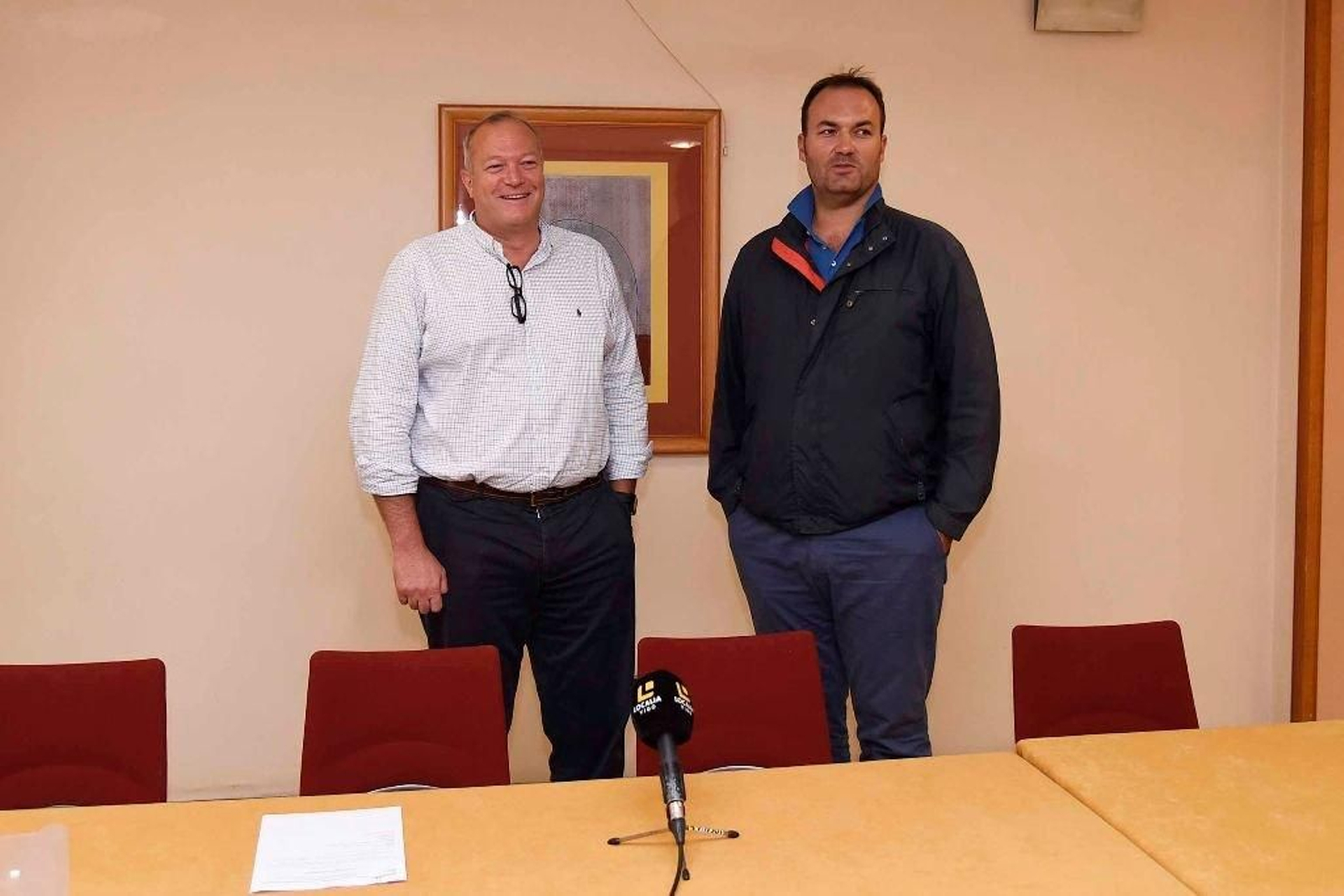 Javier Villalobos y Maxi García dieron ayer una rueda de prensa.