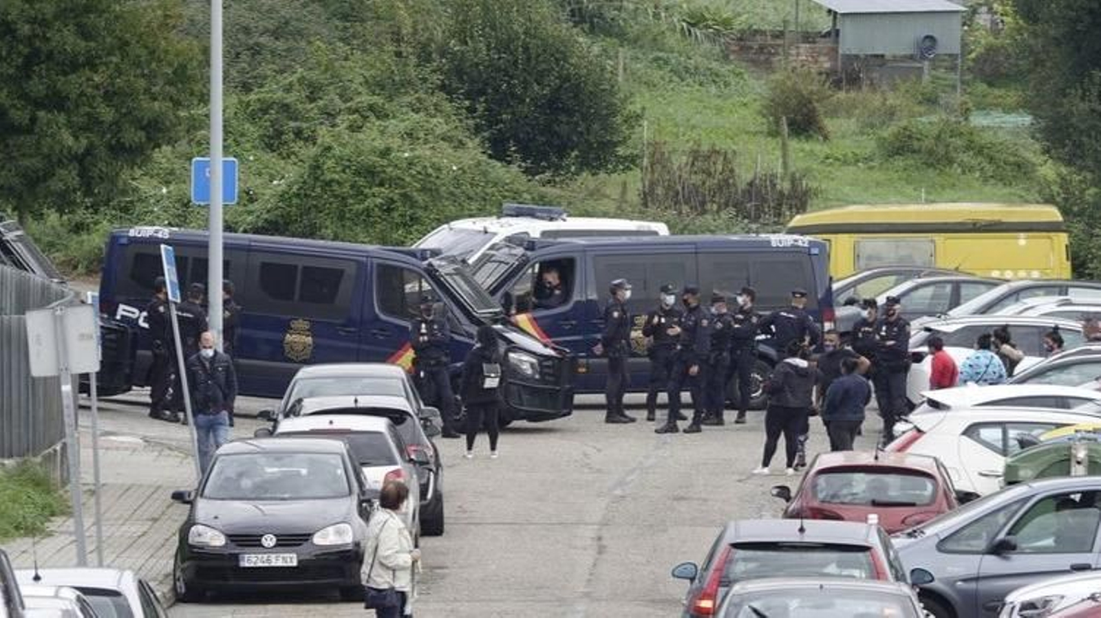 Imagen del gran dispositivo policial en el entorno de la avenida de Galicia