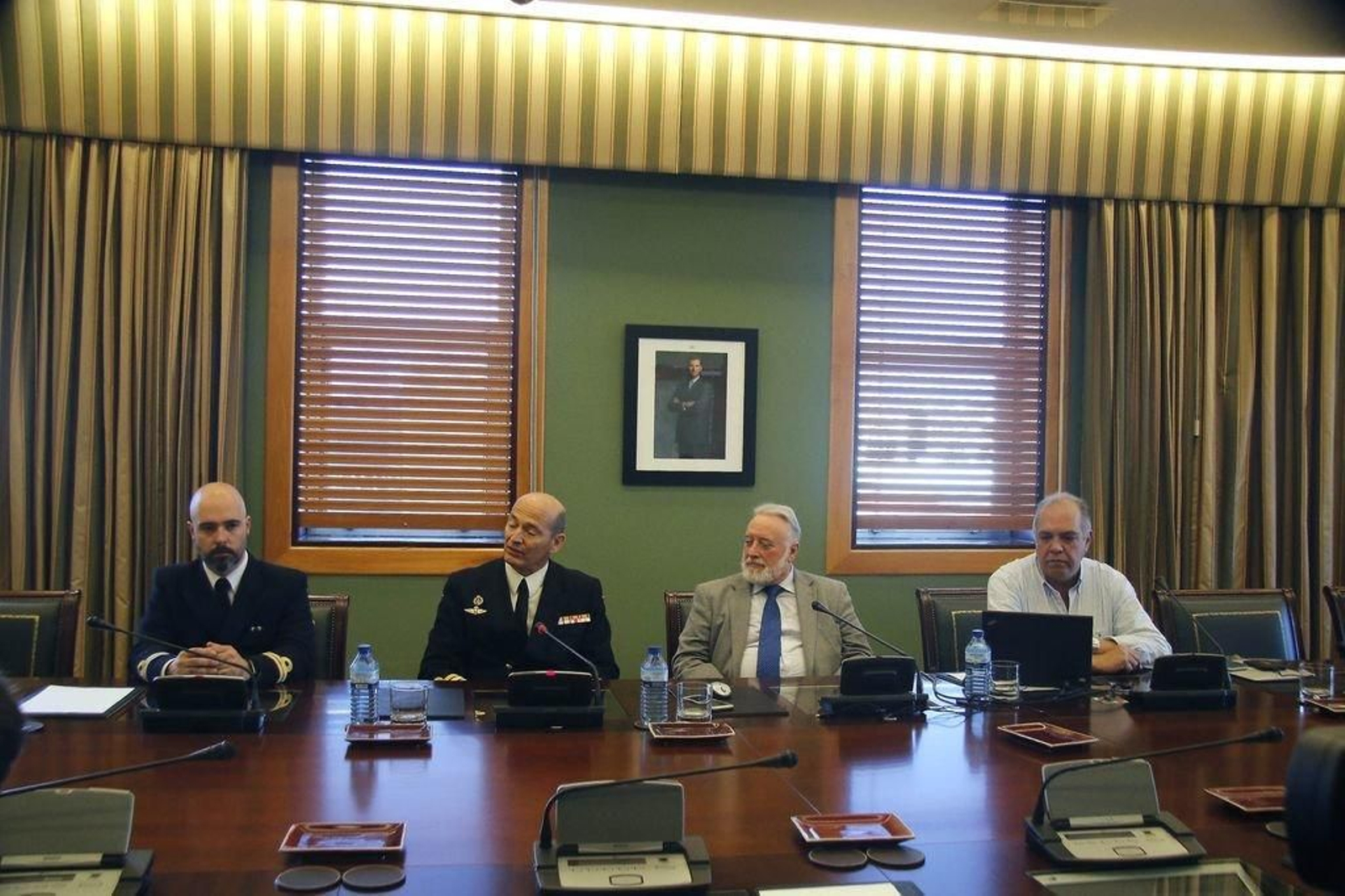 El comandante Cárdenas, López Veiga y Antonio Ríos, ayer.