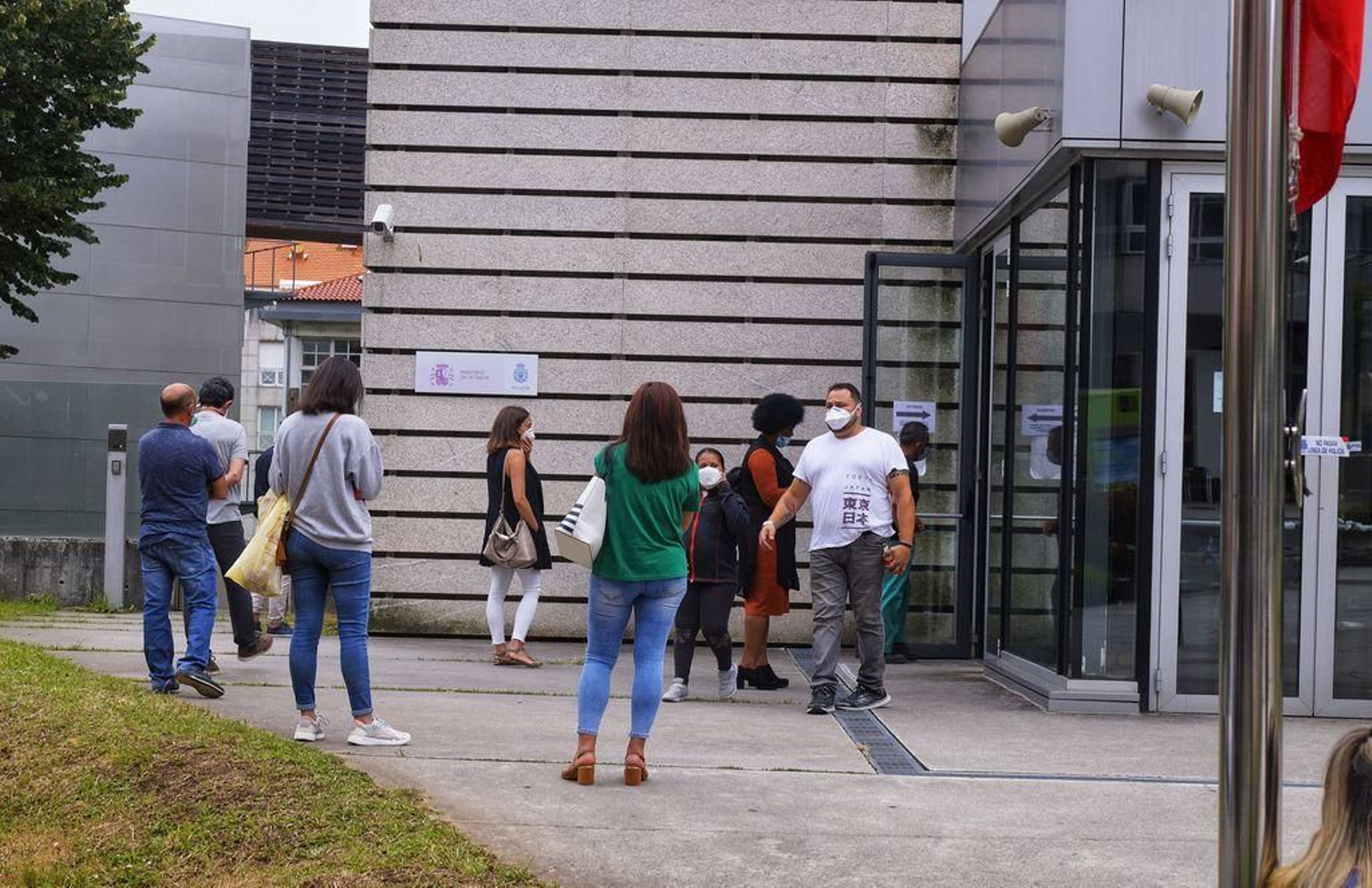 Las colas ante la Comisaría, ayer, visibles desde que se reanudaron las citas para el DNI.