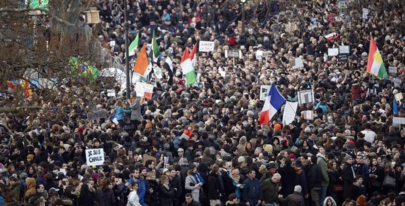 Manifestación en París en homenaje a las víctimas del atentado contra la redacción de Charlie Hebdo.