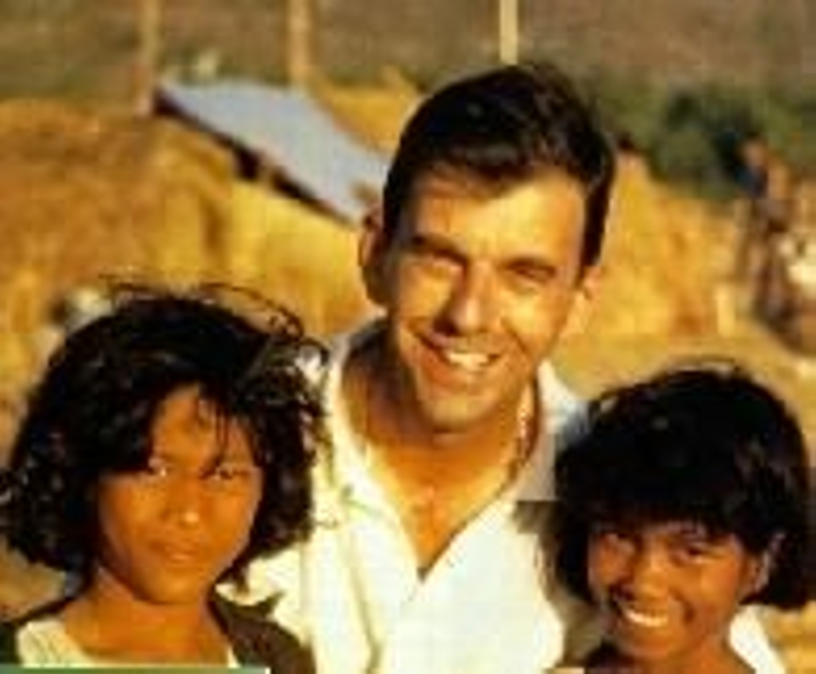 El jesuita Enrique Figaredo impulsa una escuela en Camboya.