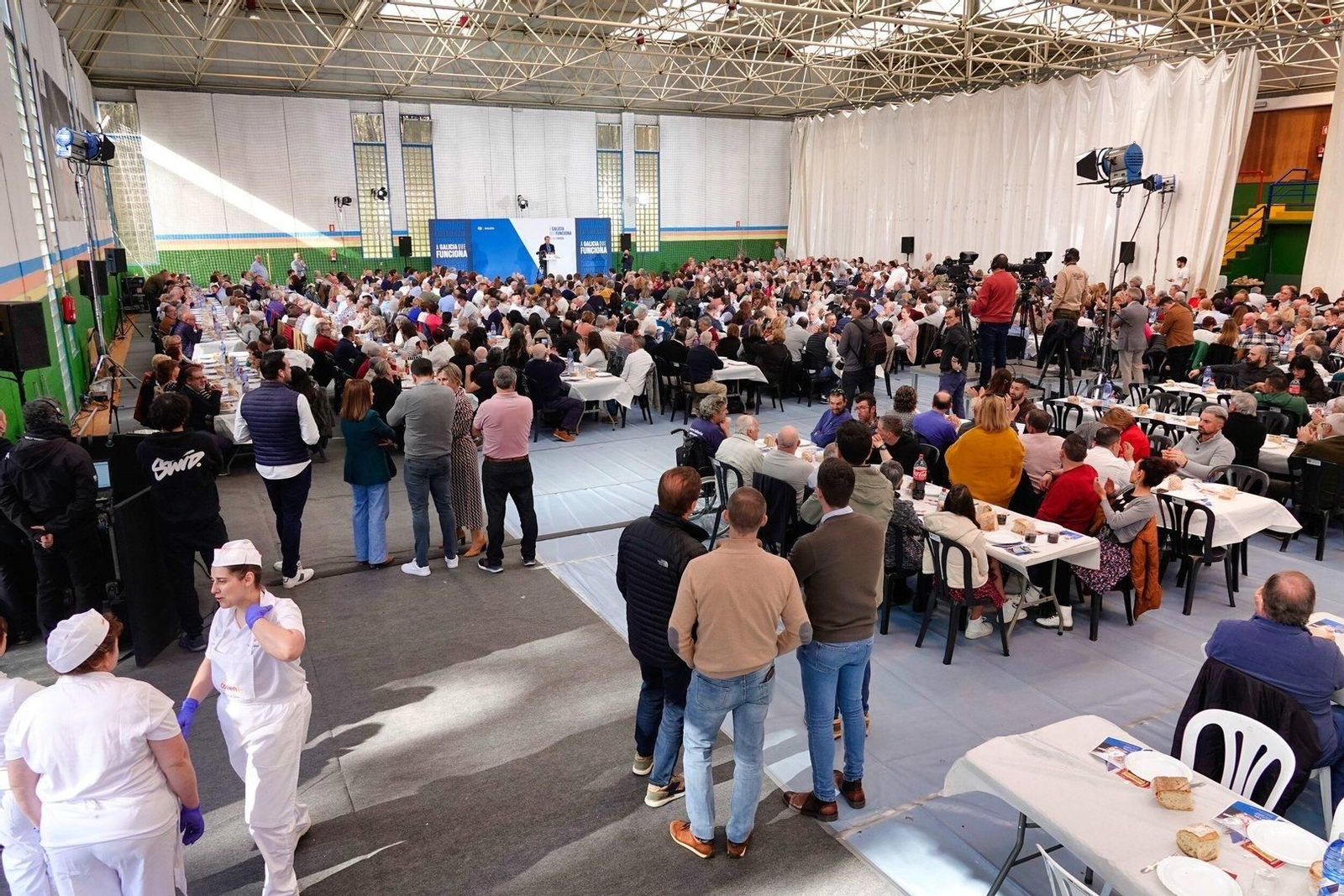 Comida-mitín en Mos de Feijóo.