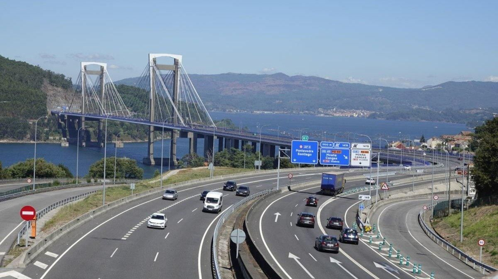 Circulación por la AP-9, en Rande.