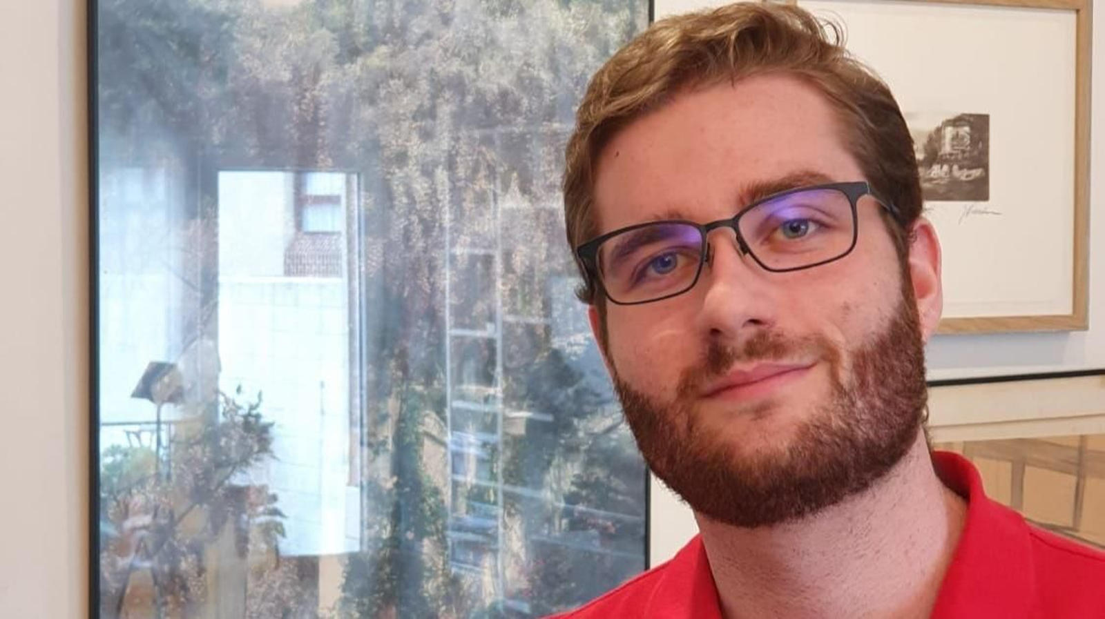 Ricardo Esteban, con su libro.