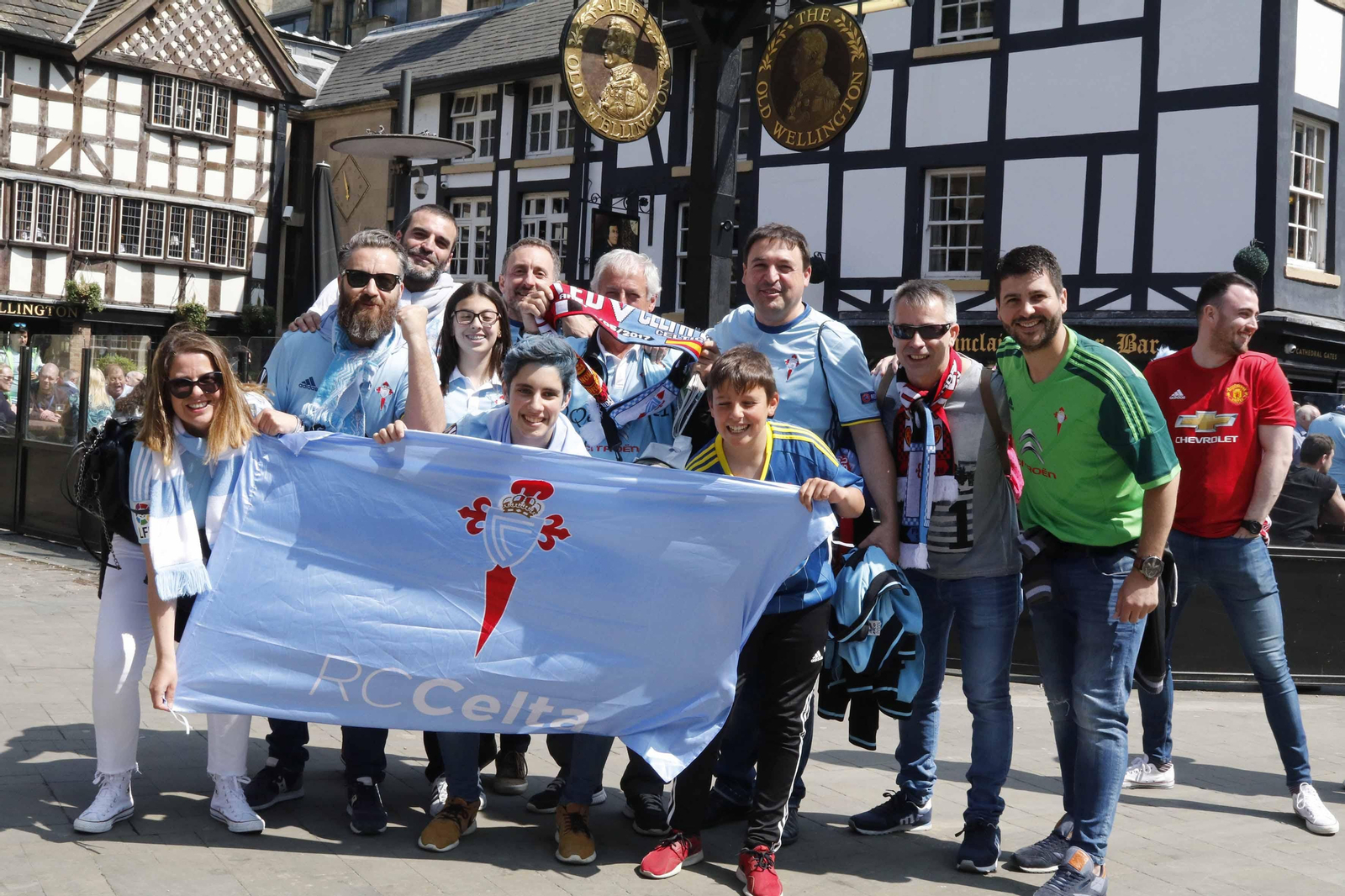 El viaje de la afición celeste a Manchester, el 11 de mayo de 2017. // J.V. Landín