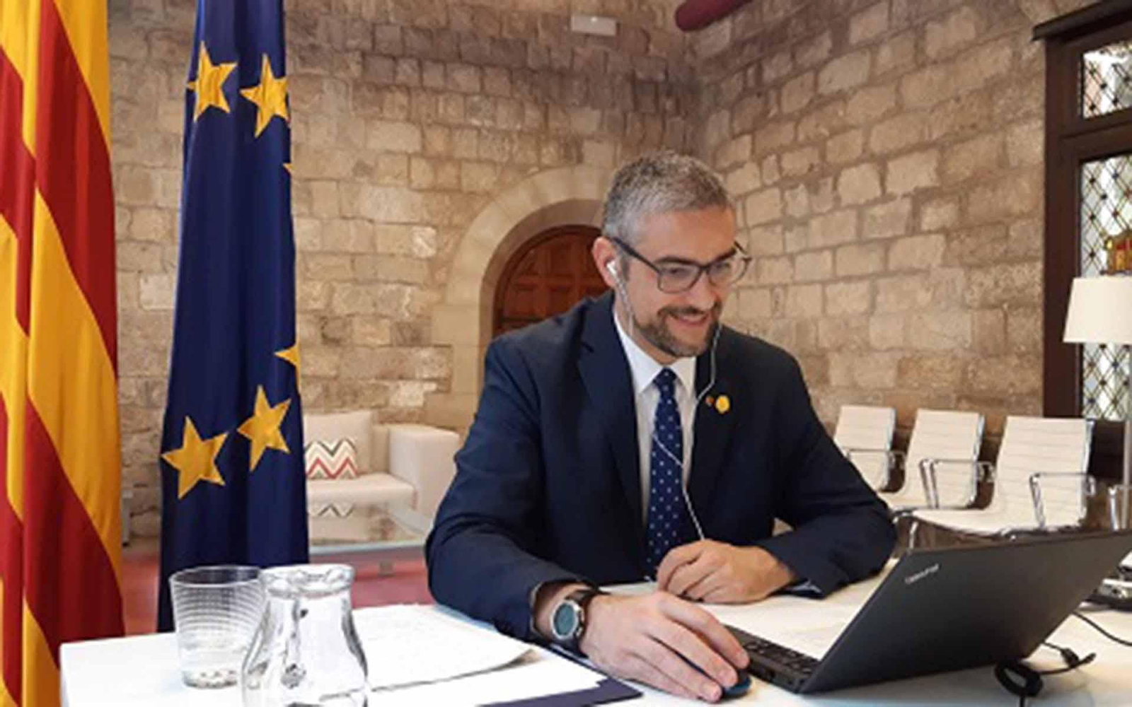 El conseller Bernat Solé, durante la reunión telemática con ELEN