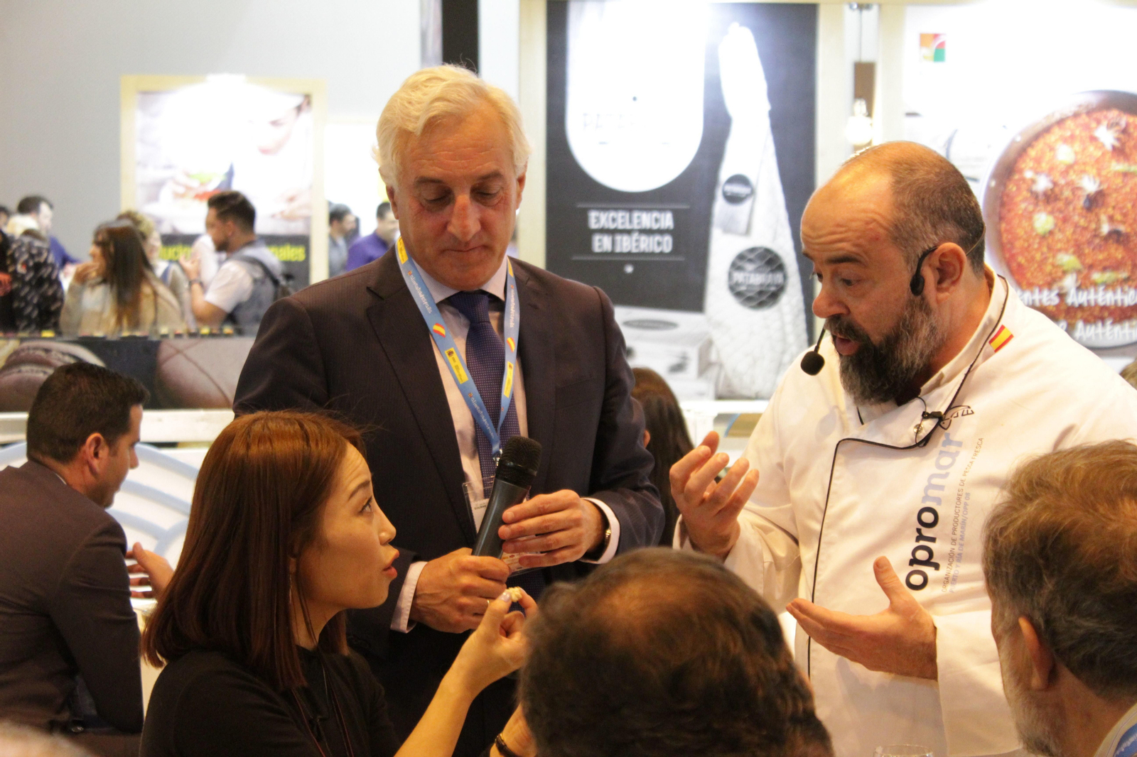 Usun Yoon, Martín Fragueiro y Alfonso Díaz en Madrid.