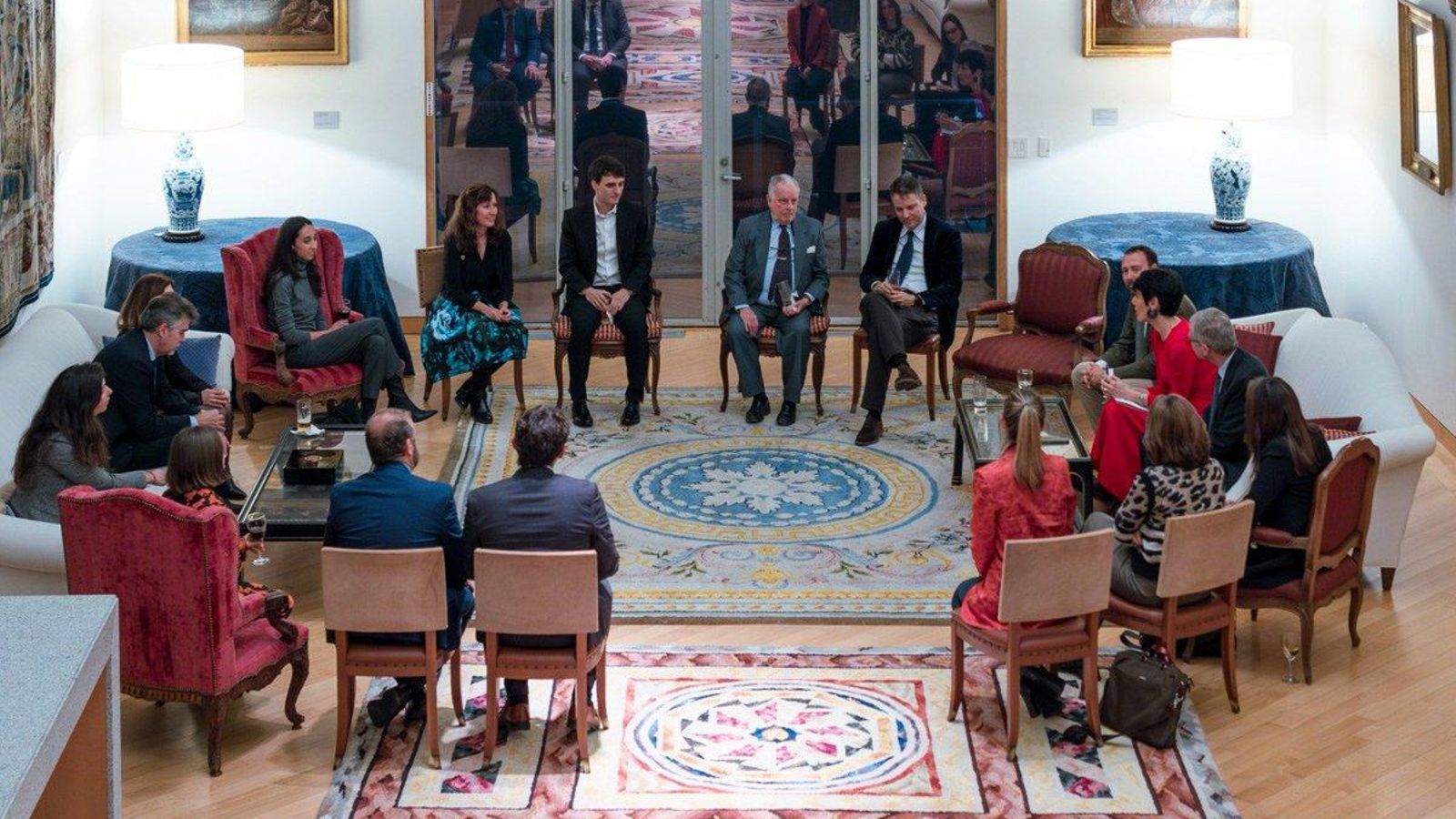 Elma Saiz con representantes de ECUSA, CRE de Washington DC, Centro Español, Casa de Valencia y FAEUSA