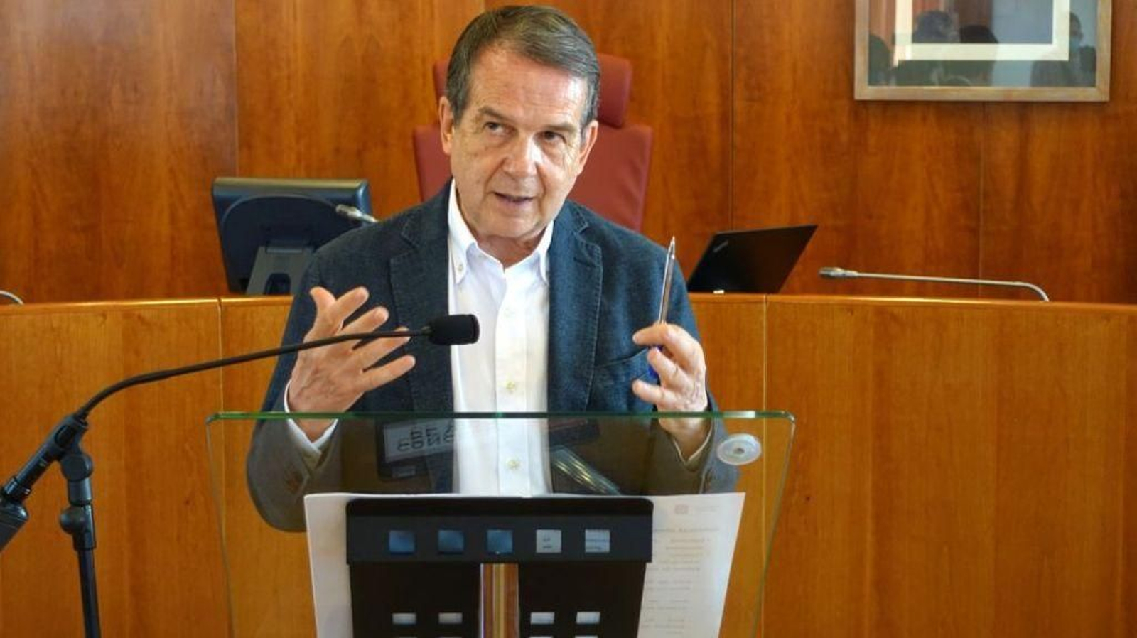 Äbel Caballero, durante su comparecencia ayer ante los medios de comunicación.