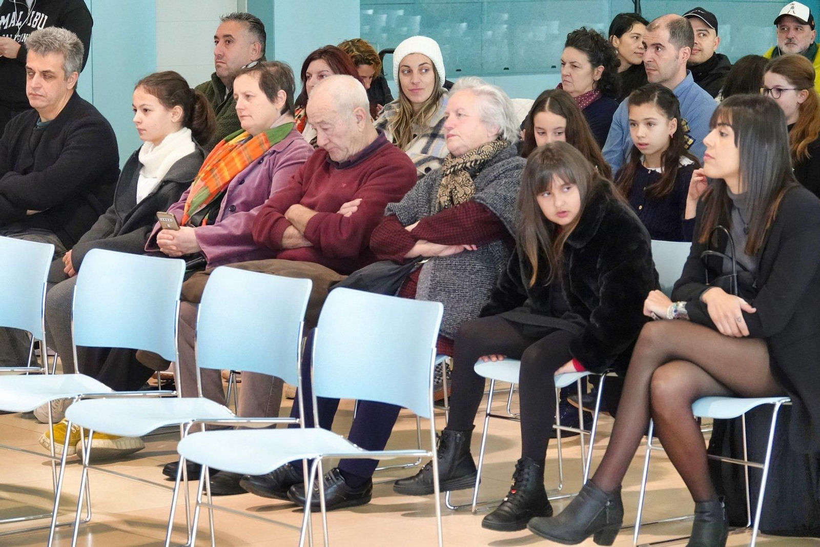 Asistentes al acto de entrega de premios del concurso de dibujo 'Vida Sostenible'.