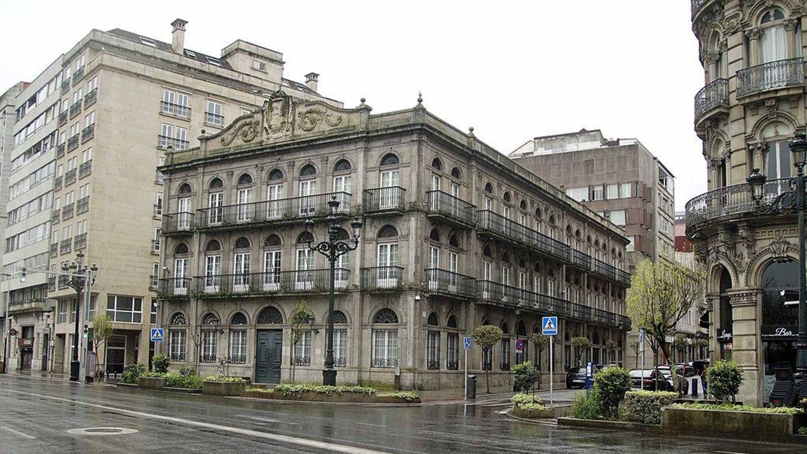 El edificio de Areal que albergó el Rectorado será la sede de Zona Franca.