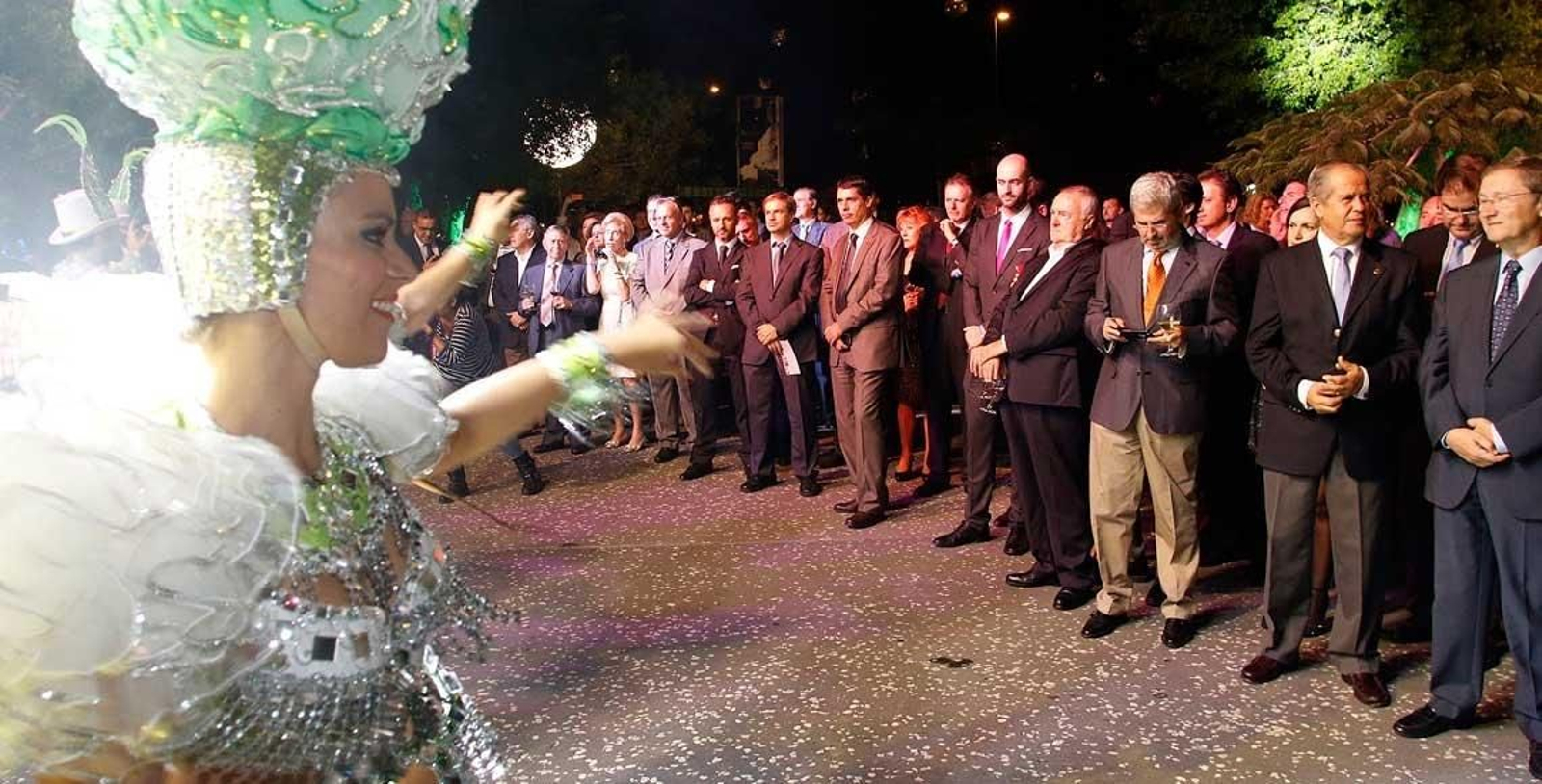 Espectáculo en la noche tinerfeña para inaugurar el congreso de hoteleros.