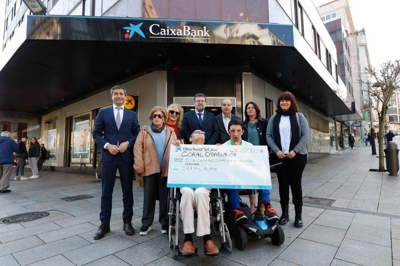 Coral Casablanca y la Caixa donan 10.000 euros