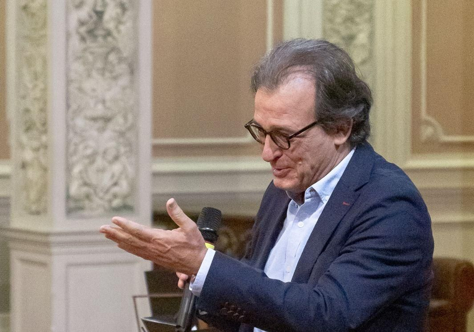 El cónsul, J. M. Ridao Domínguez durante su discurso.