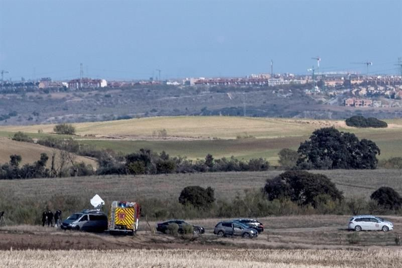 Inmediaciones del lugar en el que dos personas han muerto este domingo en Casarrubios del Monte
