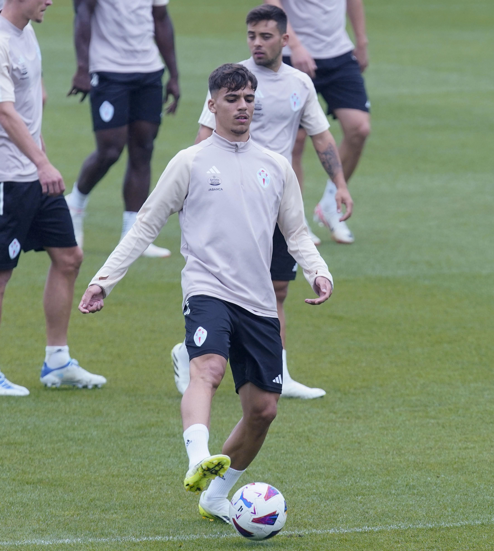 Gabri Veiga en el entrenamiento del Celta en Mos.