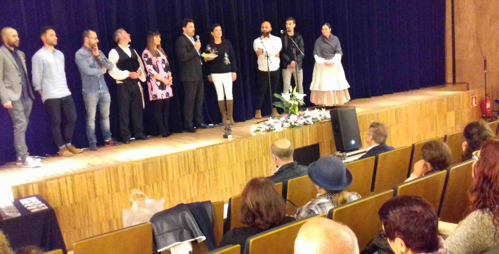 El secretario xeral da Emigración participó en el acto de homenaje a la emigración de las Festas da Rosa del ayuntamiento de Mos.
