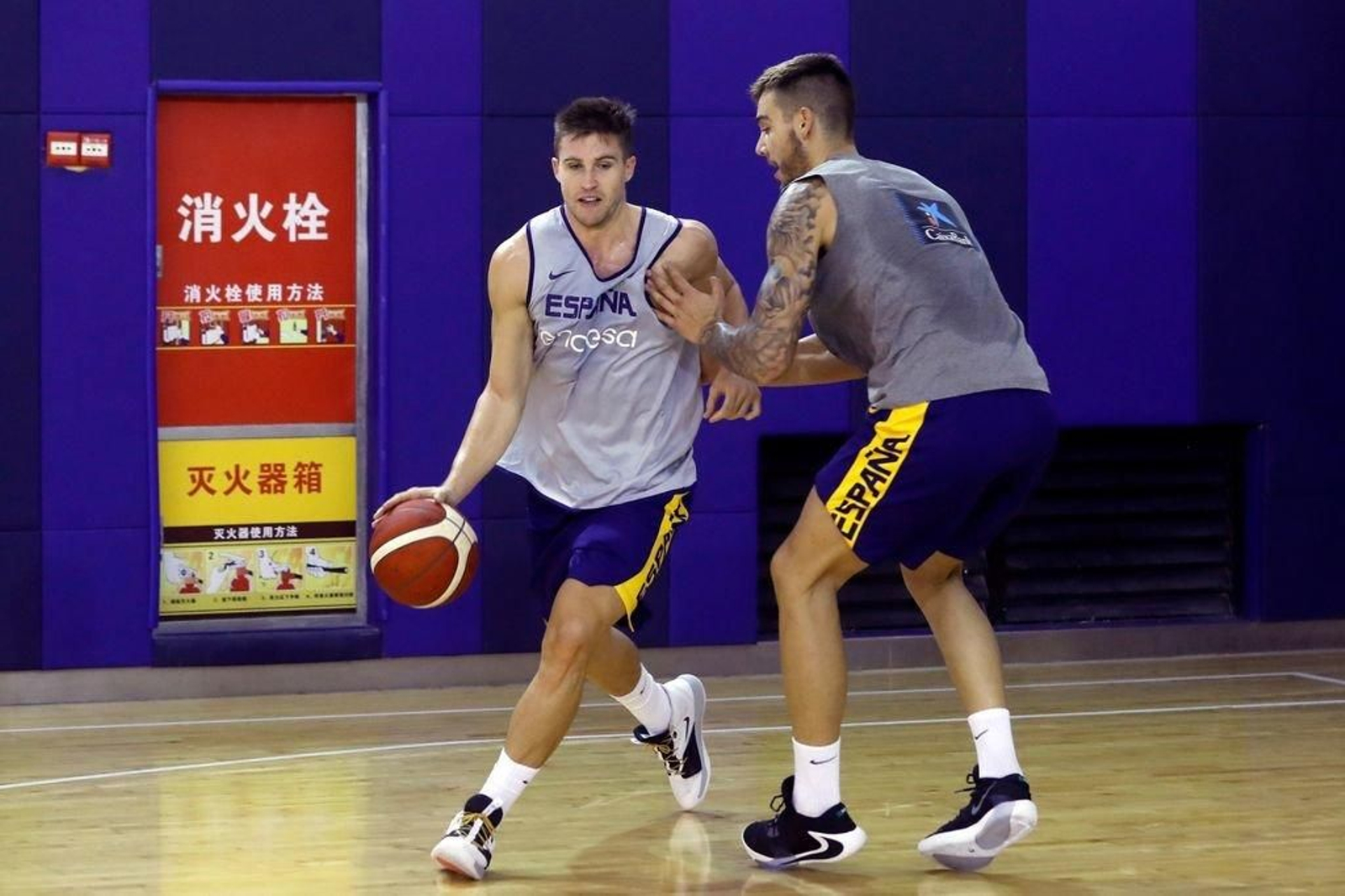 Willy Hernangómez y Rabaseda, ayer, en el entrenamiento de España.