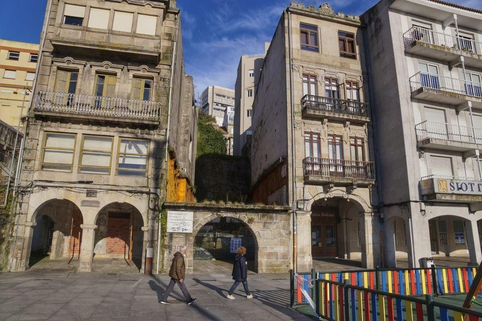 Ribeira do Berbés 29-31 es del Consorcio del Casco Vello.