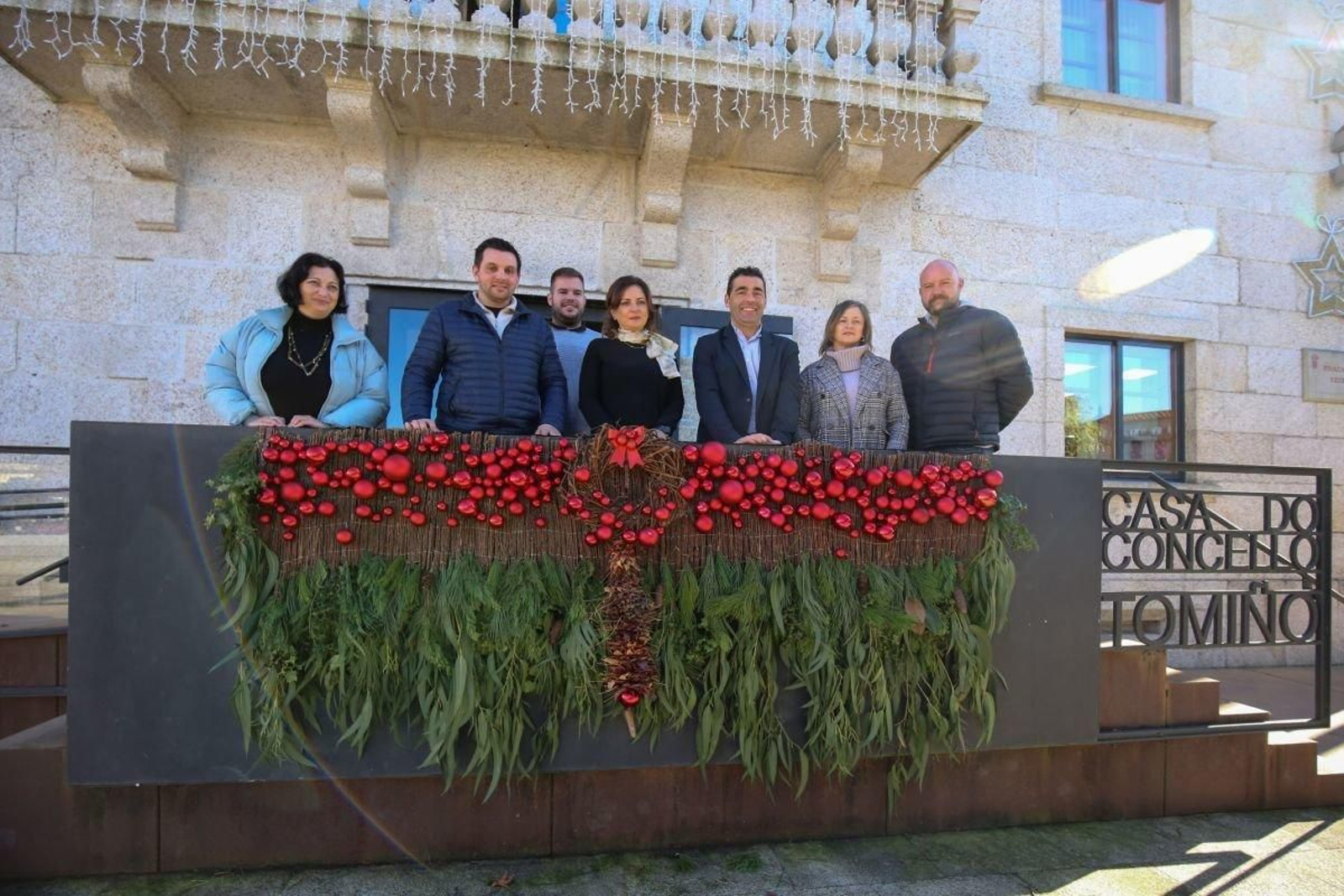 El presidente de la Diputación de Pontevedra firmó el convenio con la alcaldesa Sandra González.