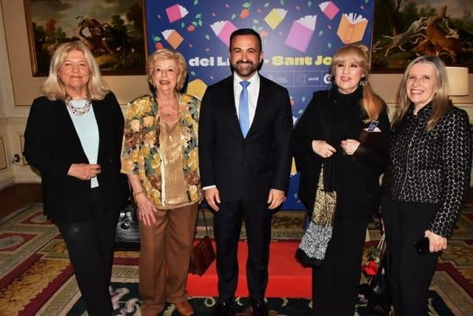 La Embajada de España en Montevideo conmemoró el Día del Libro, al que se sumó la delegada de la Xunta en Uruguay, Elvira Domínguez.